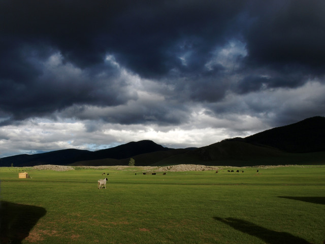 Witeksplorer Czarne chmury