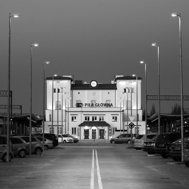 Dworzec Kolejowy Piła - B&W Krzysztof Tollas #316339