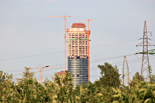 Skytower. Wrocław Animacja pokazująca wzrost wieżowca Skytower