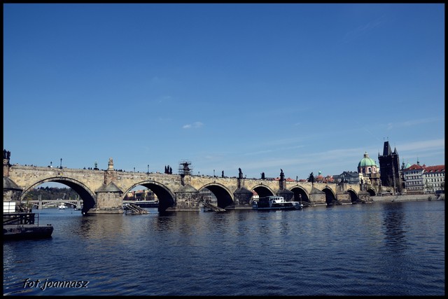 aora Most Karola w Pradze