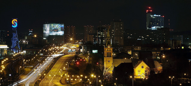 SEBASTIAN KUCHARZ Katowice noca. Zdjecie wykonane z dachu bloku mieszkalnego na os. Tysiaclecia. Fot. Sebastian Kucharz