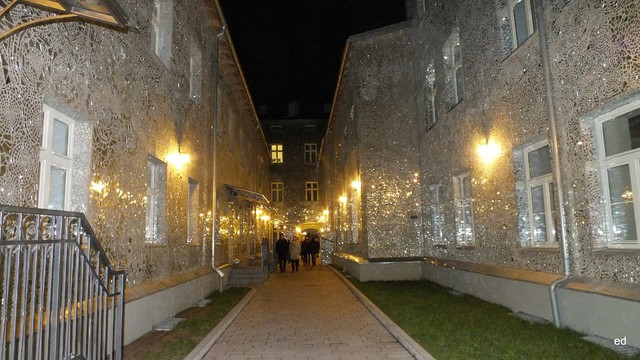 Łódź dom w lusterkach Picasa #286844