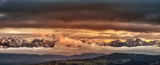 Tatry Bielskie i Wysokie w porze zachodu słońca tomako #348553