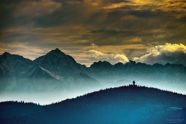 Wieża widokowa na Gorcu na tle Tatr Bielskich tomako #348527