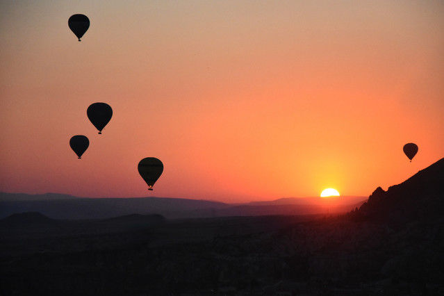 Stanisław Hawrus świt nad Kapadocją